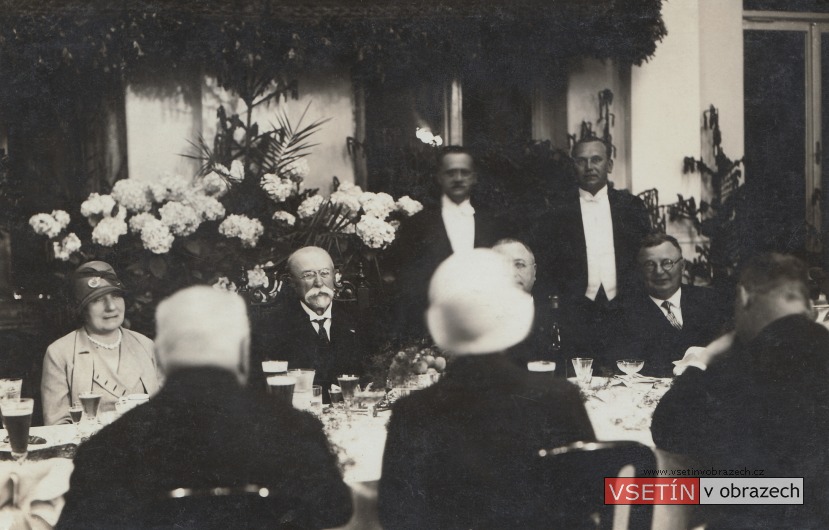 T. G. Masaryk během oběda v Besedním domě