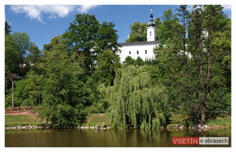 Panská zahrada s jezírkem