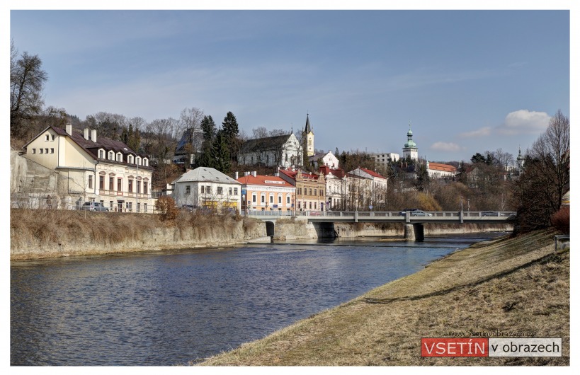 Horní město s železným mostem přes Bečvu