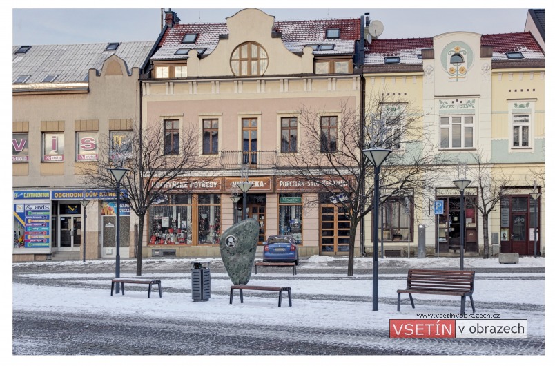 Východní strana Dolního náměstí s původními dřevěnými domky