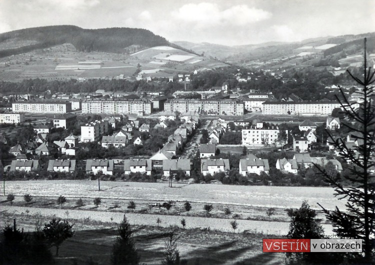 Pohled ze Žambošky na sídliště Trávníky