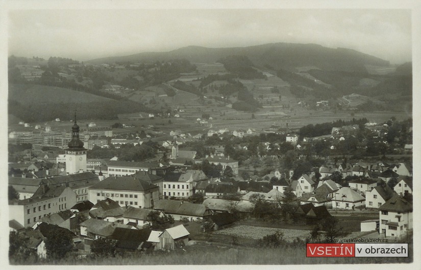 Pohled na Jabloňovou a zámek