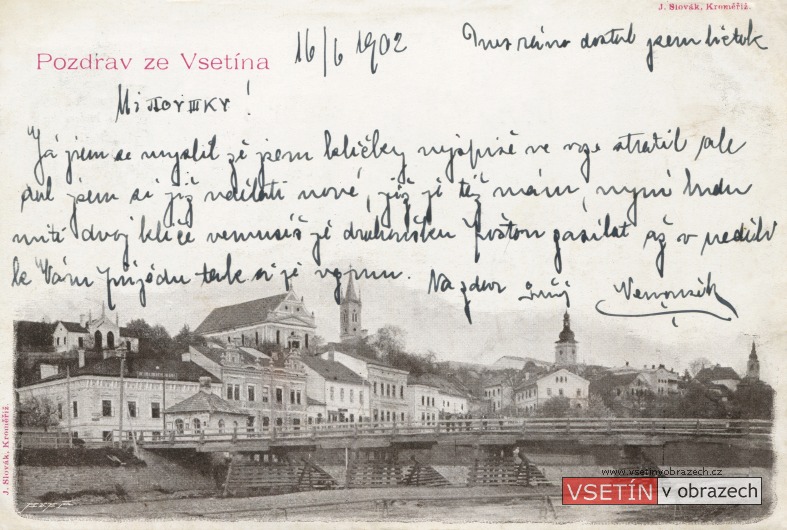 Pohled na Horní město a dřevěný most od Bečvy