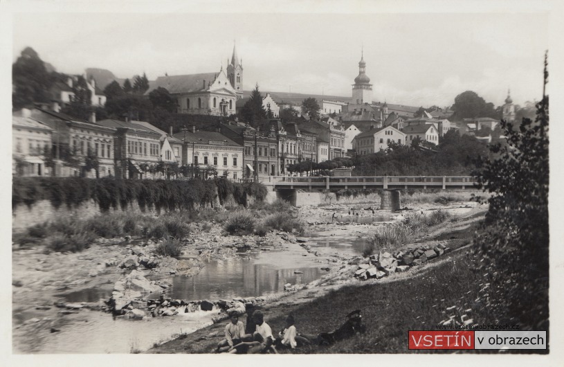 Pohled od Bečvy na Horní město