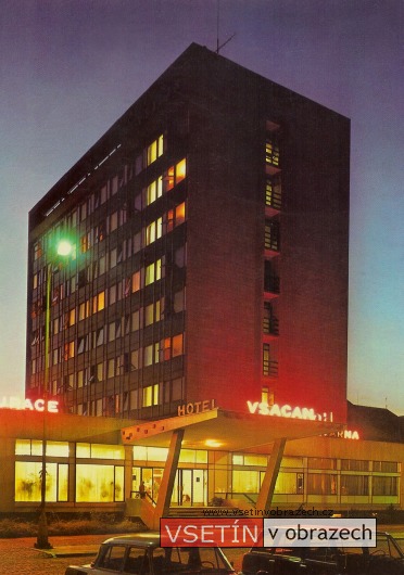 Hotel Vsacan od ulice Žerotinova