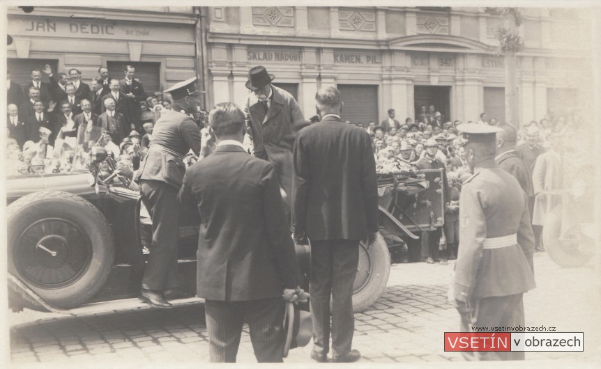 Příjezd T. G. Masaryka na Dolní náměstí 24. června 1928