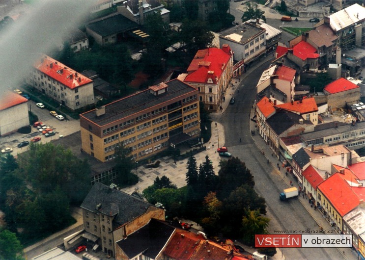 Letecký záběr na budovu Kremlu a hotel Pančava