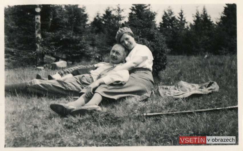 Mr. Ph. K. Puszkailer se svou manželkou Anni na Vsackém Cábě