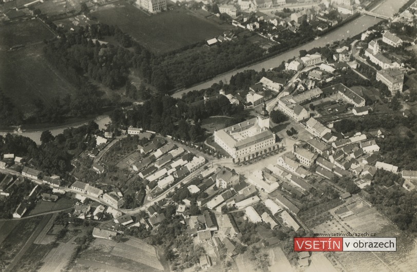 Letecký záběr na Horní město 7. 6. 1926 z letadla Aero A-15