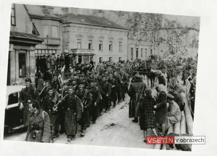 Osvobození Vsetína 4. května - ulice Pod Zakopaniců