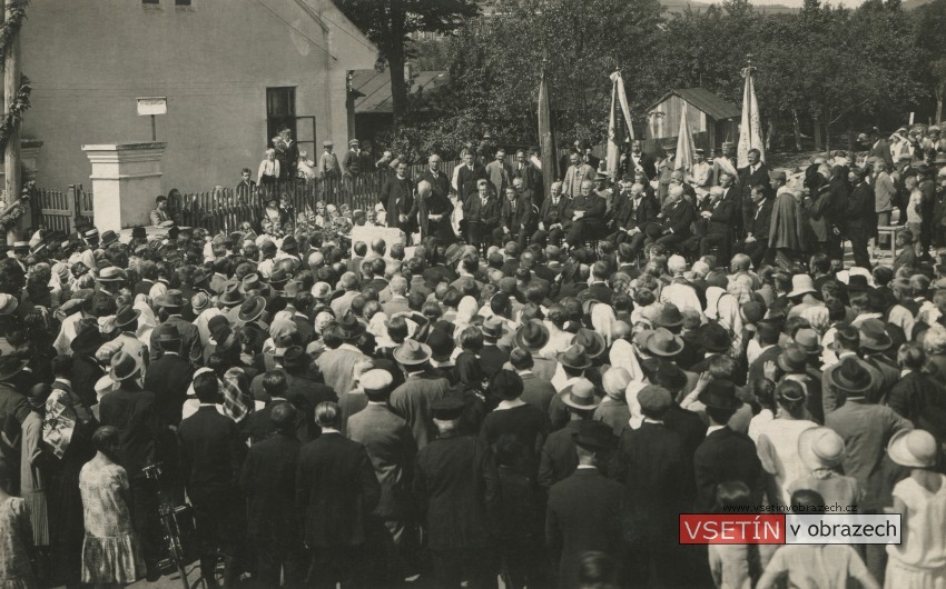 Položení základního kamene Lidového domu na Mostecké ulici (21. srpna)