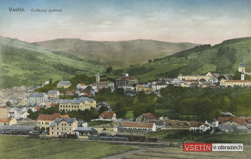 Celkový pohled z Bečevné na Horní a Dolní město