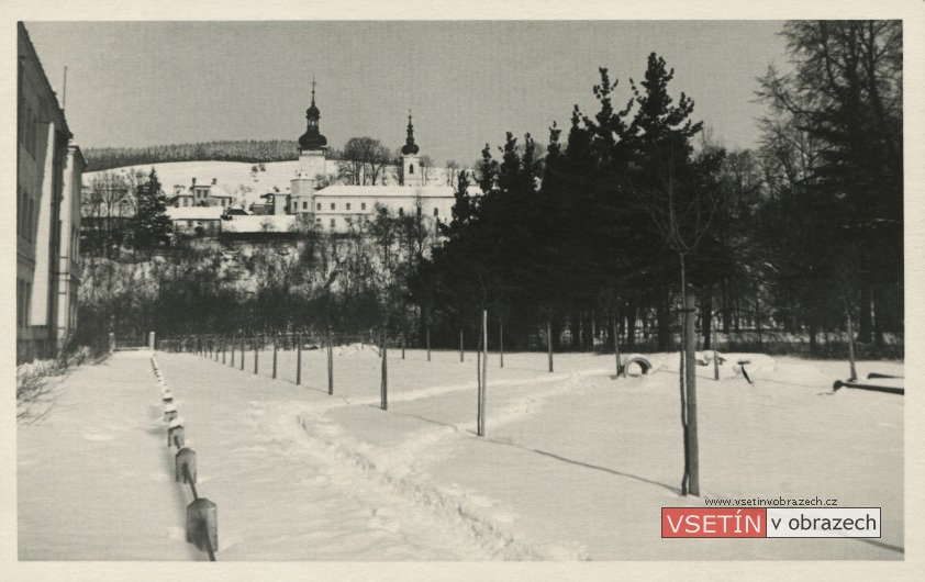 Žerotínova ulice u gymnázia