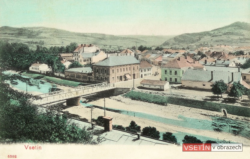 Pohled z Hrbové na železný most a Dolní náměstí