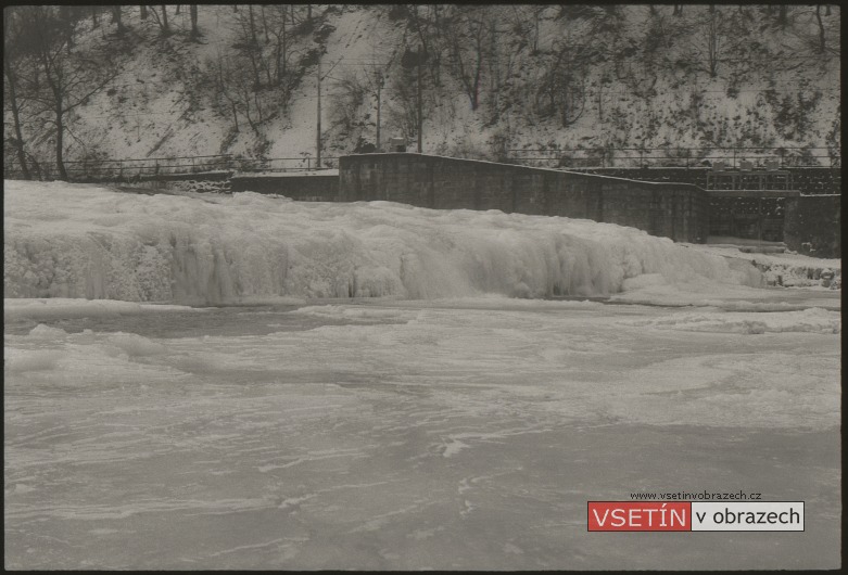 Zamrzlý splav na Ohradě