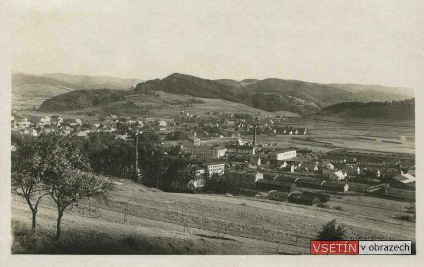 Pohled od Hrbové na továrnu Thonet - Mundus a dělnické kolonie na Trávnikách