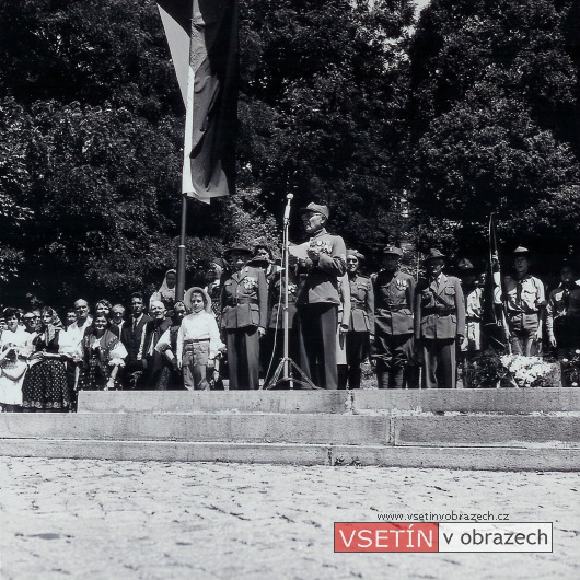 Proslov legionářů ke znovuodhalení Masarykova pomníku