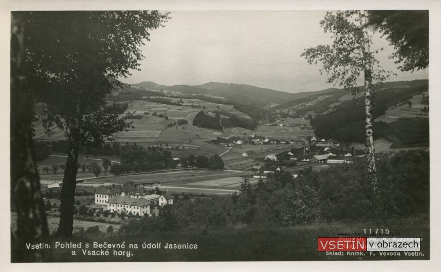 Vsetín: Pohled s Bečevné na údolí Jasenice a Vsacké hory