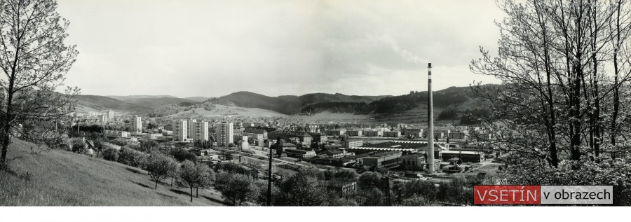 Panoramatický ohled na sídliště Trávníky a národní podnik MEZ