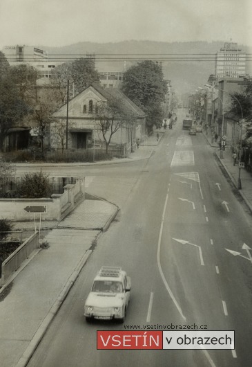 Pohled na Smetanovu ulici z nadjezdu