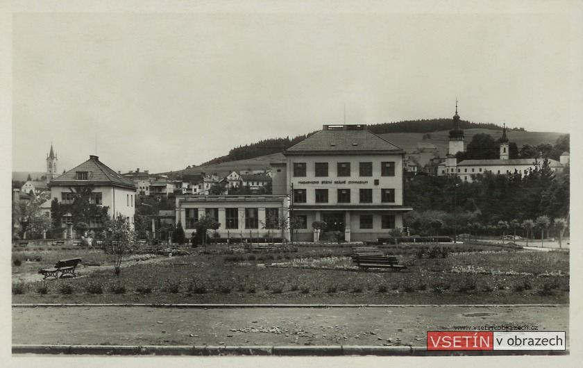 Masarykovo státní reálné gymnasium s ředitelskou vilou