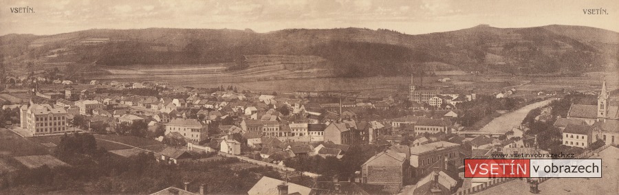 Panoramatický pohled ze zámecké věže (širokoúhlá pohlednice)