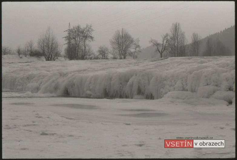 Zamrzlý splav na Ohradě