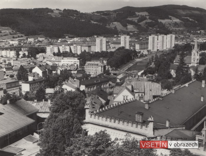 Pohled na Vsetín ze zámecké věže