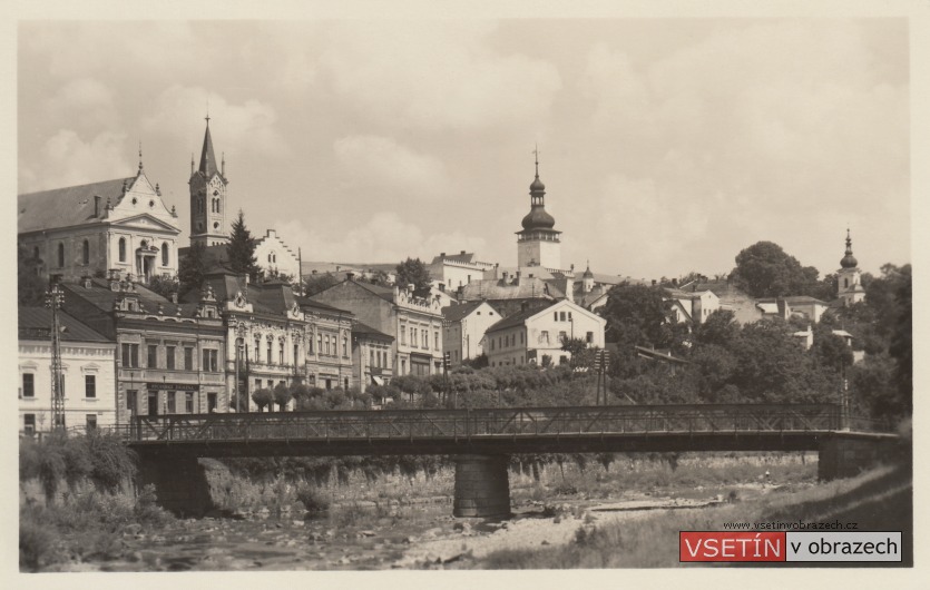 Pohled od Bečvy na Horní město a železný most