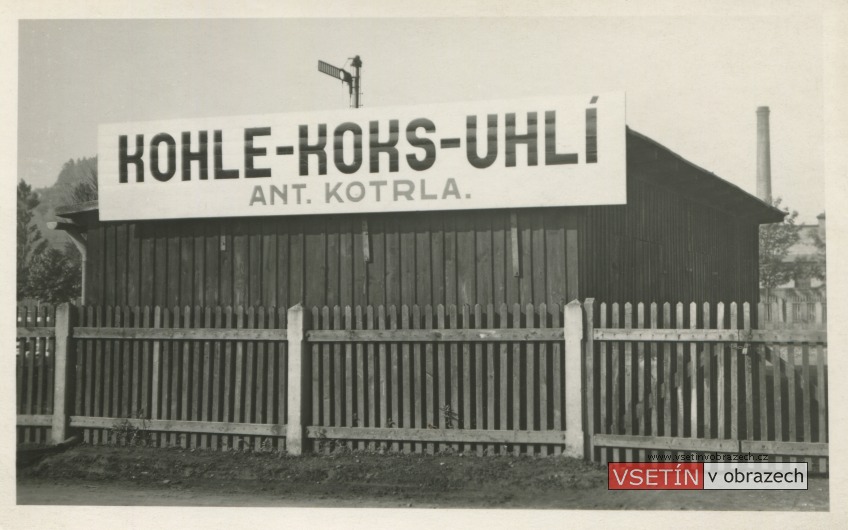 Kohle - koks - úhlí, Antonín Kotrla, na Nádražní ulici 