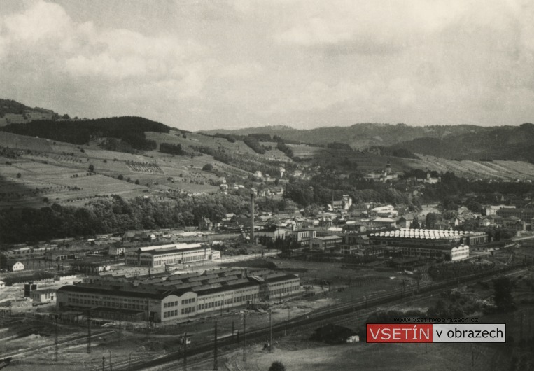 Pohled od Tataláků na nově dokončenou slévárnu šedé litiny MEZ, n.p.